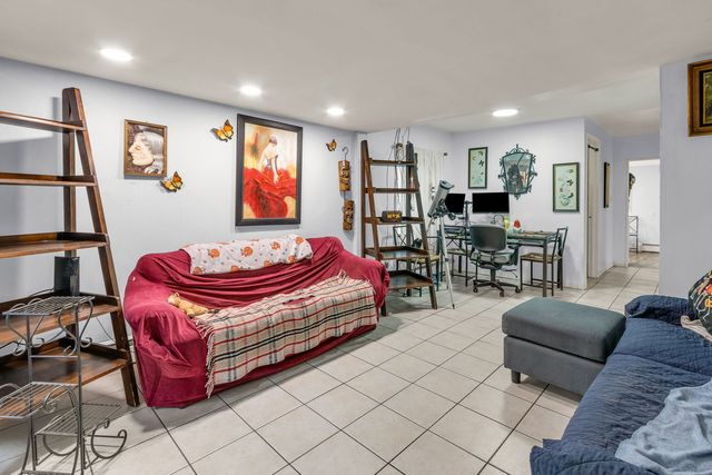 72 Harding Street, Elgin, IL 60123