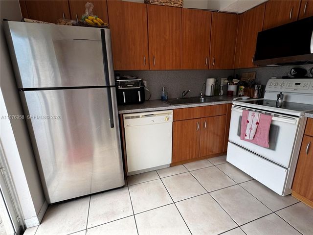 6746 SW 115th Ct 203, Miami, FL 33173