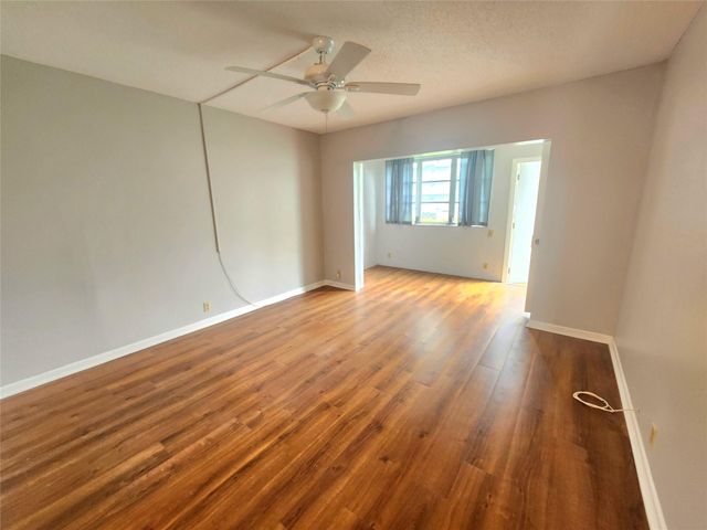 2223 Park Lane 105, Hollywood, FL 33021