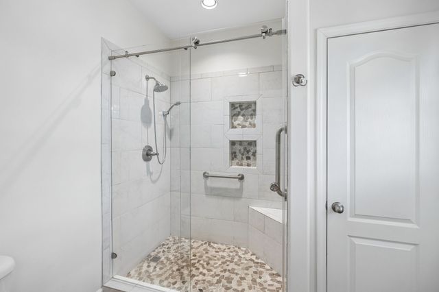 2204 Bee Hive Dr, Columbia, TN 38401