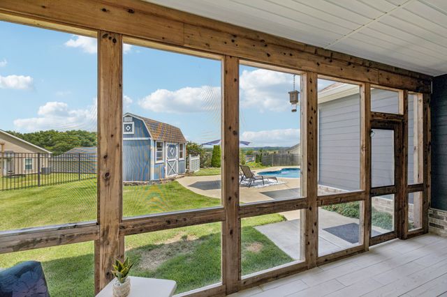 2204 Bee Hive Dr, Columbia, TN 38401