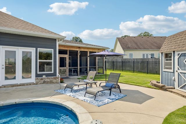 2204 Bee Hive Dr, Columbia, TN 38401