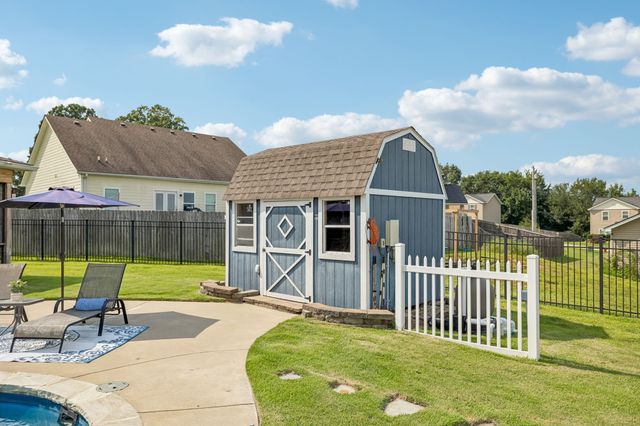 2204 Bee Hive Dr, Columbia, TN 38401