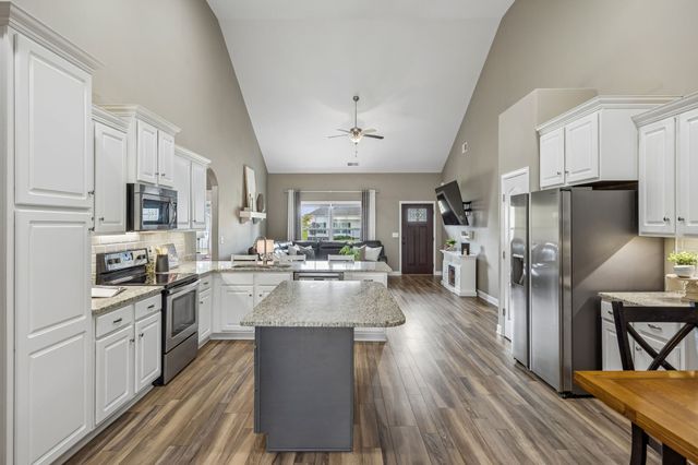 2204 Bee Hive Dr, Columbia, TN 38401