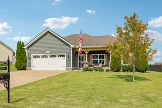 2204 Bee Hive Dr, Columbia, TN 38401