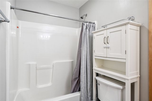 2151 3rd Avenue SW, Altoona, IA 50009