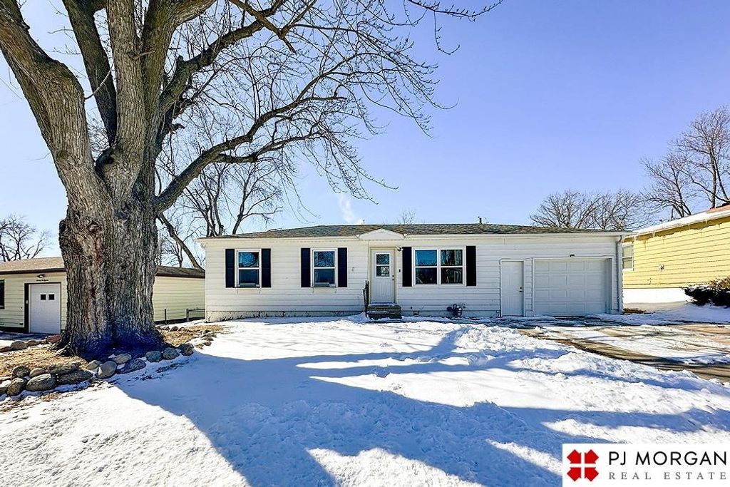 7514 Chandler Hills Drive, Omaha, NE 68147