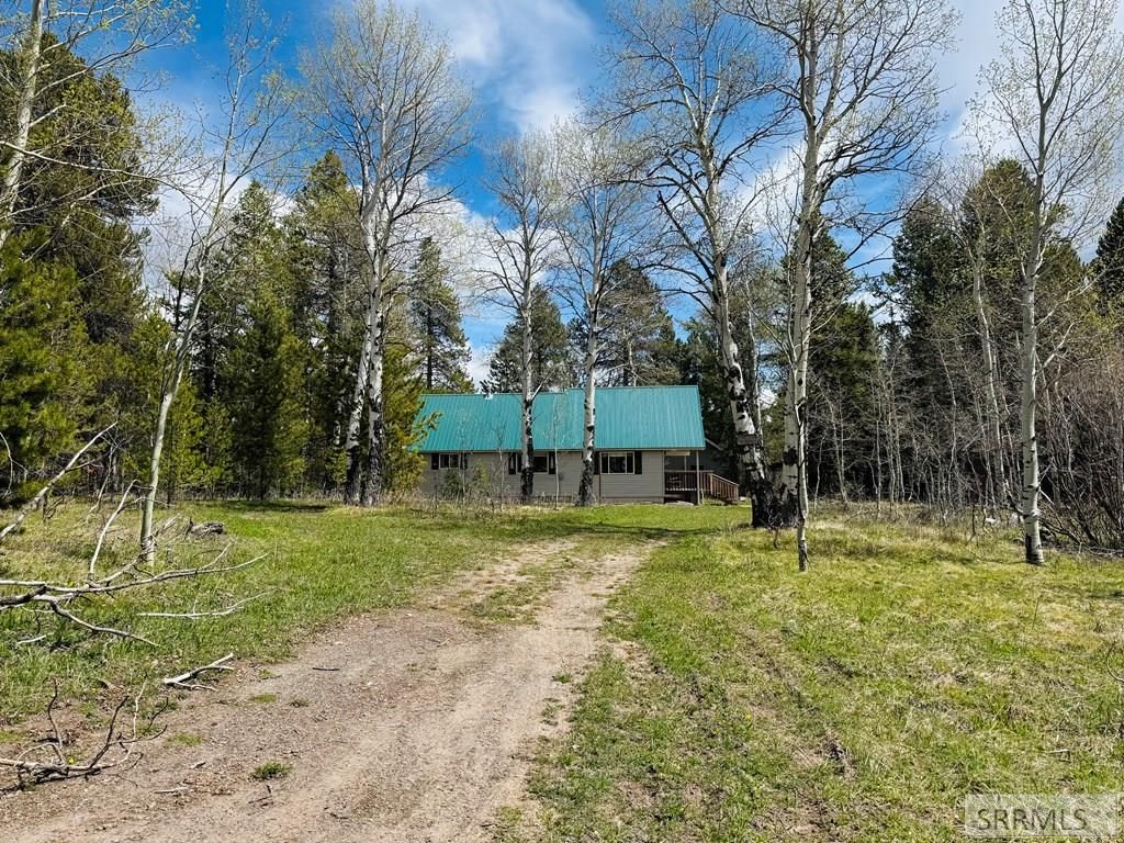 Image 6 of property listing at 4780 Fir Street, Island Park, ID 83429