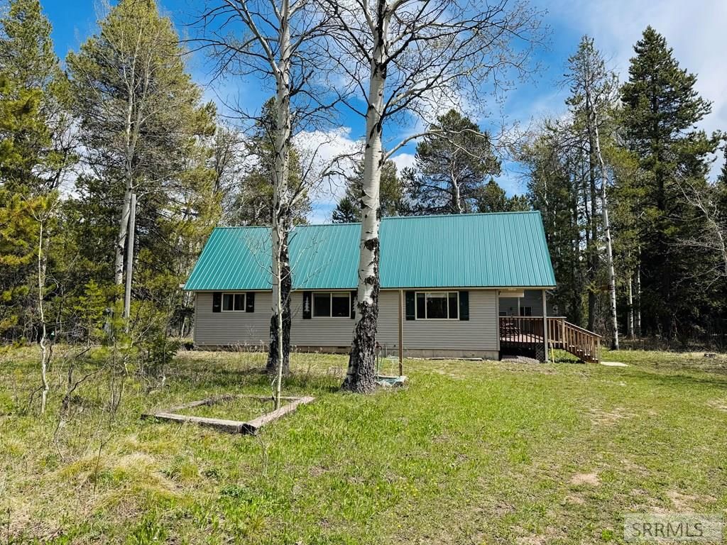 Image 7 of property listing at 4780 Fir Street, Island Park, ID 83429