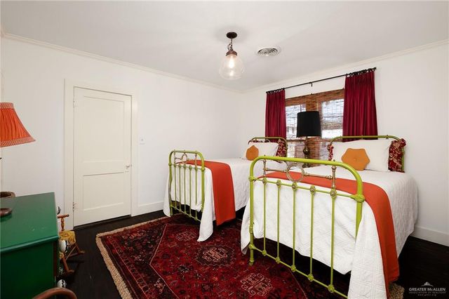 619 S Missouri Avenue, Weslaco, TX 78596