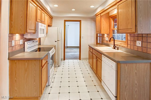 20825 Fairmount Boulevard Boulevard, Shaker Heights, OH 44118