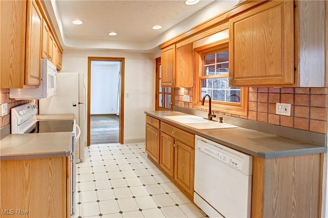 20825 Fairmount Boulevard Boulevard, Shaker Heights, OH 44118