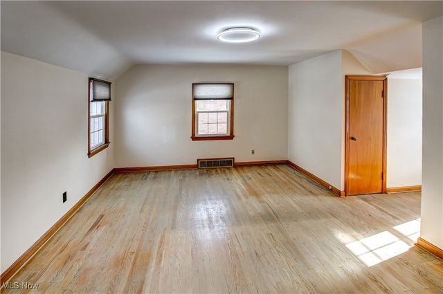 20825 Fairmount Boulevard Boulevard, Shaker Heights, OH 44118