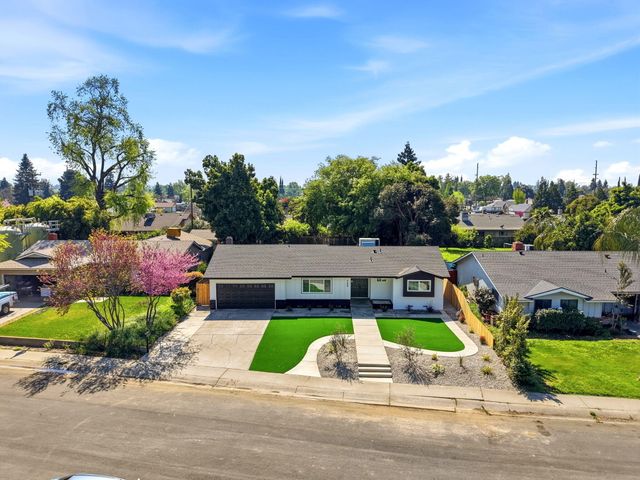 735 W Cambridge Avenue, Visalia, CA 93277