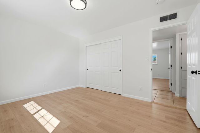 735 W Cambridge Avenue, Visalia, CA 93277