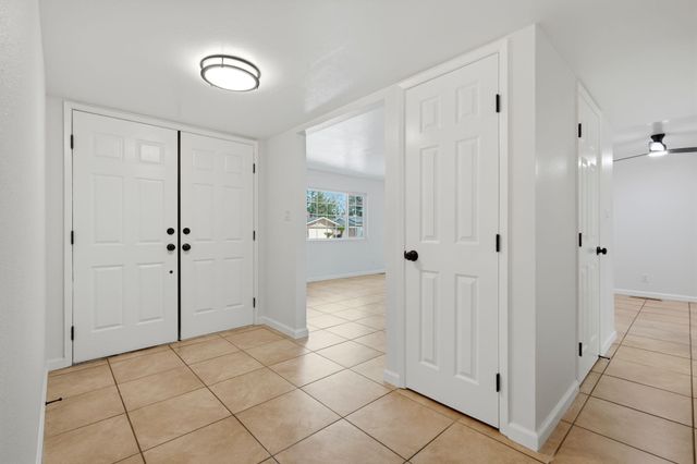 735 W Cambridge Avenue, Visalia, CA 93277