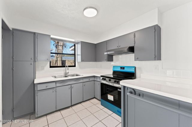 4721 BEDFORD Road, Jacksonville, FL 32207