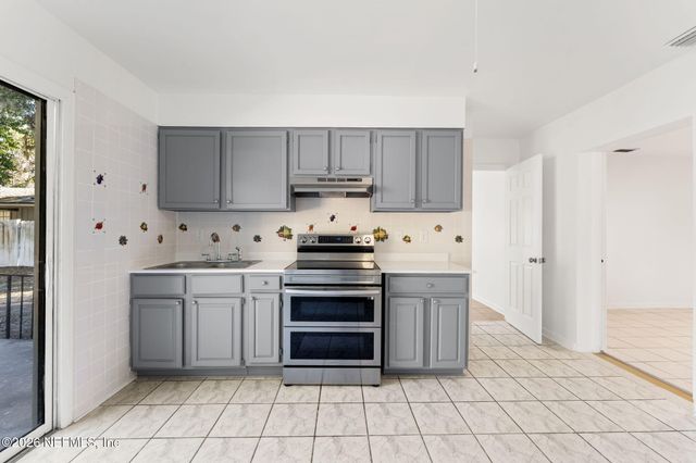 4721 BEDFORD Road, Jacksonville, FL 32207
