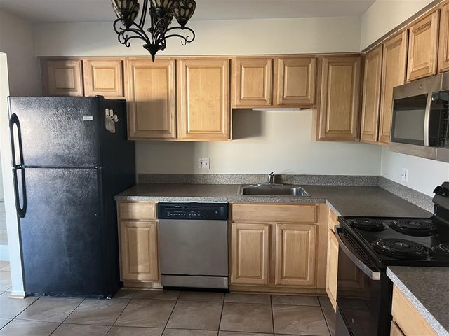 6103 Orchard Lake Road 203, West Bloomfield, MI 48322