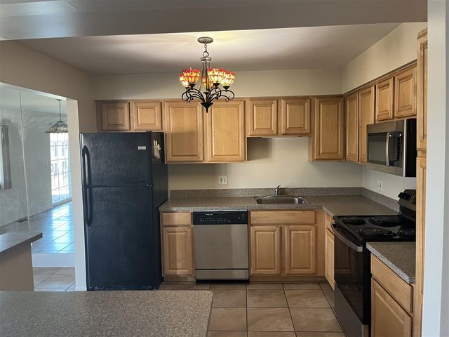6103 Orchard Lake Road 203, West Bloomfield, MI 48322