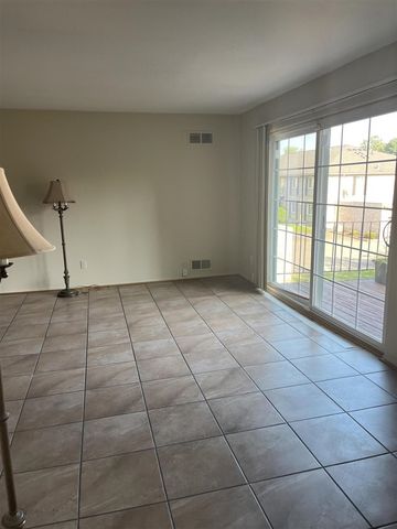 6103 Orchard Lake Road 203, West Bloomfield, MI 48322