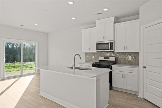 585 Cozy Bluff Road, Spartanburg, SC 29301