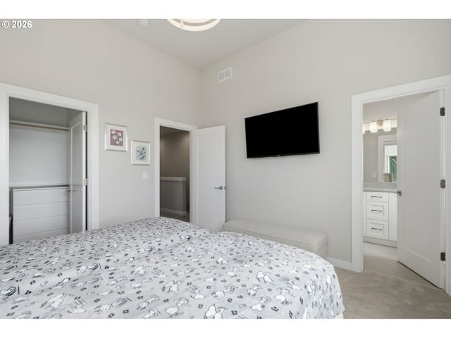 17100 Sw ALBATROSS Ln, Beaverton, OR 97007