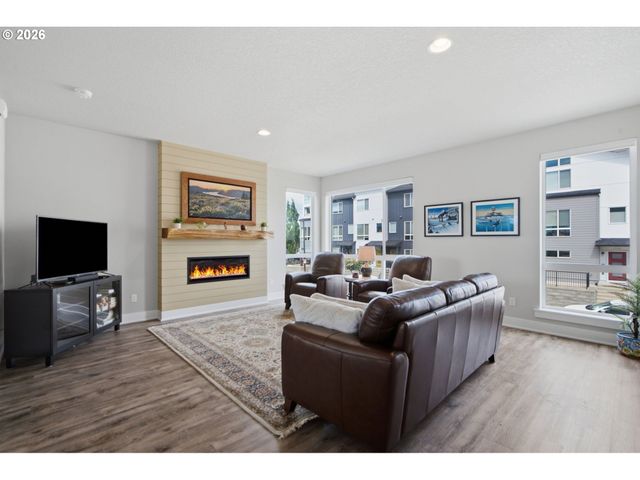 17100 Sw ALBATROSS Ln, Beaverton, OR 97007