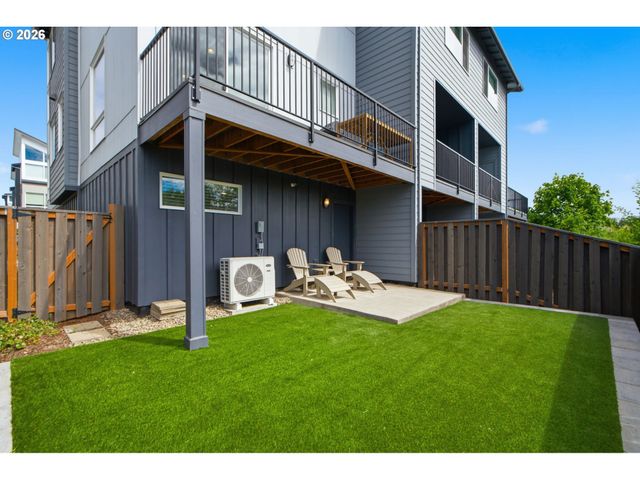17100 Sw ALBATROSS Ln, Beaverton, OR 97007