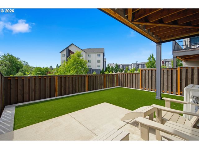 17100 Sw ALBATROSS Ln, Beaverton, OR 97007