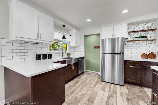 573 Parkland Boulevard, Clawson, MI 48017