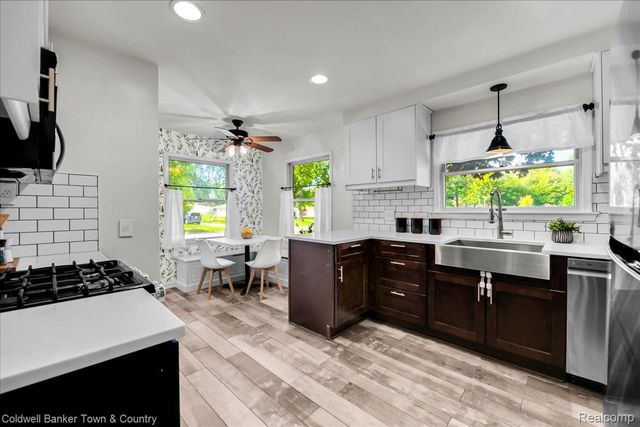 573 Parkland Boulevard, Clawson, MI 48017