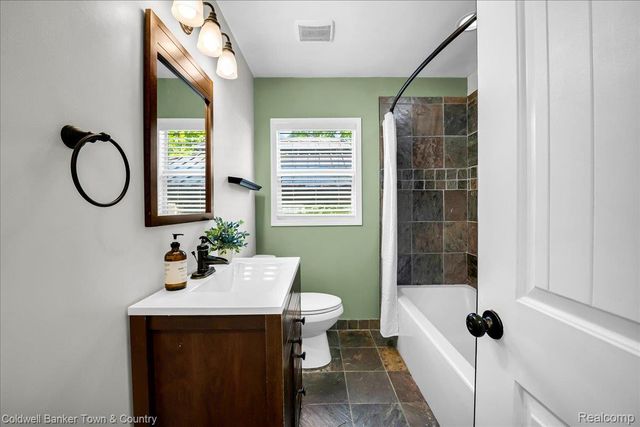 573 Parkland Boulevard, Clawson, MI 48017