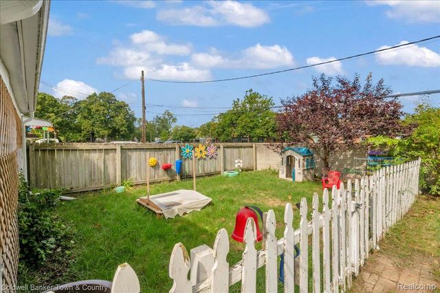 573 Parkland Boulevard, Clawson, MI 48017
