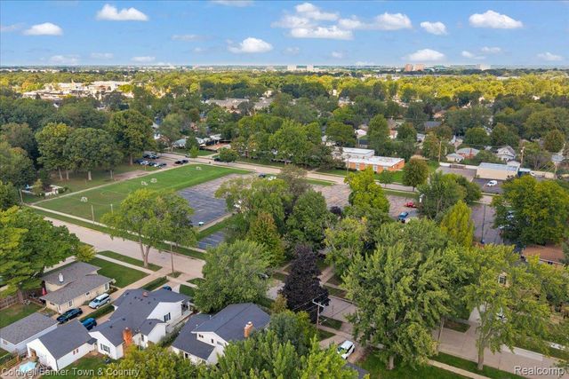 573 Parkland Boulevard, Clawson, MI 48017