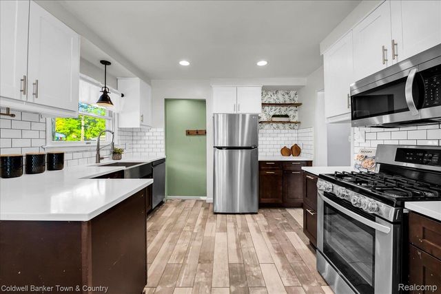 573 Parkland Boulevard, Clawson, MI 48017