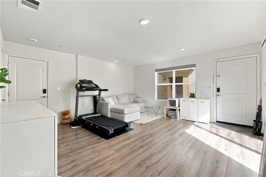 318 S Quadrilateral, Anaheim, CA 92802 — photo 3