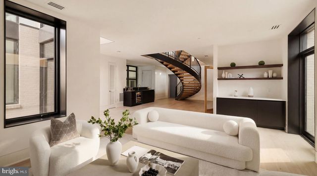 2717 TENNYSON ST NW, Washington, DC 20015