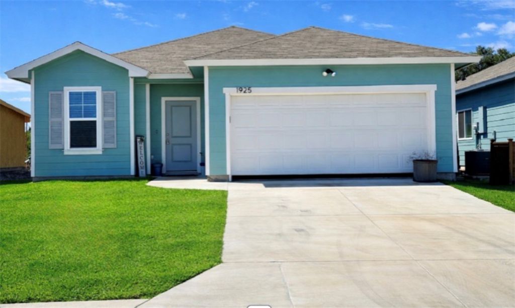 1925 Lighthouse Lakes, Aransas Pass, TX 78336