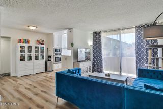 5429 Newcastle Avenue 213, Encino, CA 91316