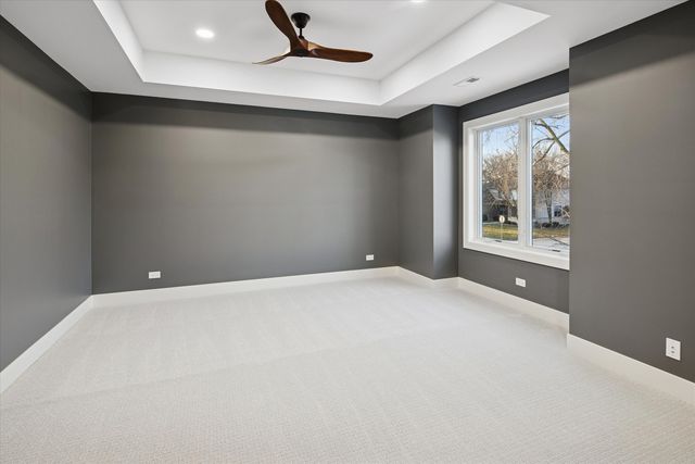 498 W 3rd Avenue, Elmhurst, IL 60126
