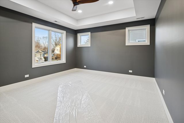 498 W 3rd Avenue, Elmhurst, IL 60126