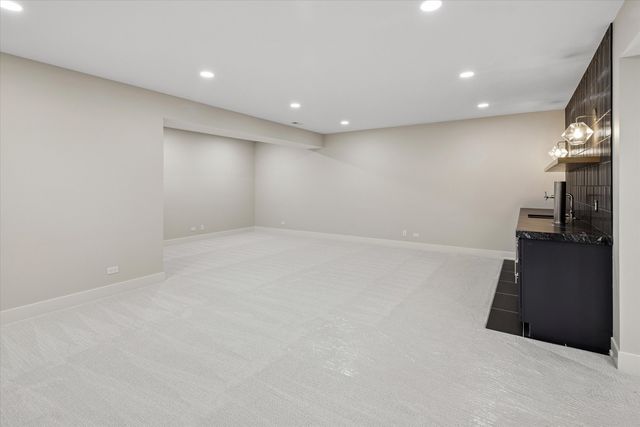 498 W 3rd Avenue, Elmhurst, IL 60126