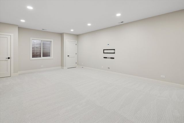 498 W 3rd Avenue, Elmhurst, IL 60126