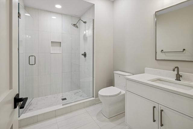 498 W 3rd Avenue, Elmhurst, IL 60126