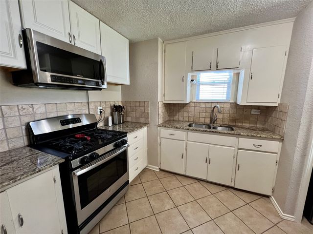 5432 Thomas Lane, River Oaks, TX 76114