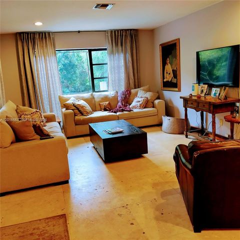 20021 NE 25th Ave, Miami, FL 33180