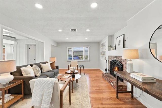 5928 E The Toledo, Long Beach, CA 90803