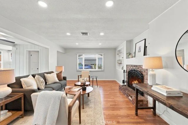 5928 E The Toledo, Long Beach, CA 90803