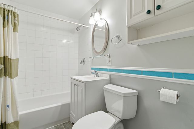 10033 Montrose Avenue, Schiller Park, IL 60176